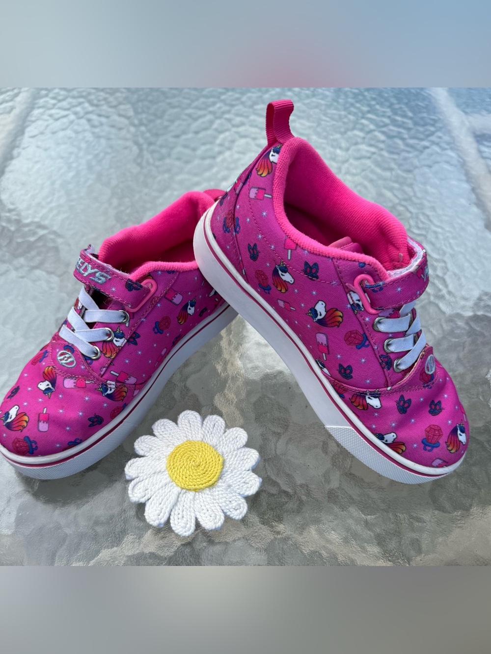 Heelys Pink Unicorn Skate Shoes With Wheels Sz 3Y